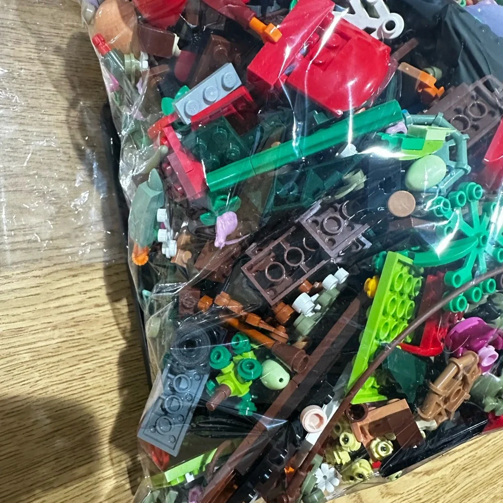 LEGO Bulk Mixed Parts Lot 3 lb 3.7 oz Assorted Bricks Pieces Plants Accessori